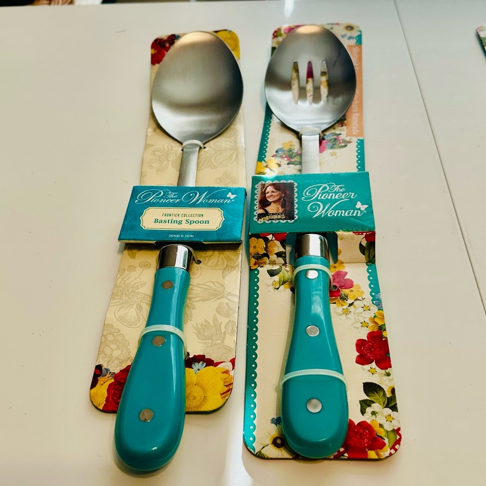 The Pioneer Woman Cooking Utensils Spoons Set Color Teal Stainless steel. NWT